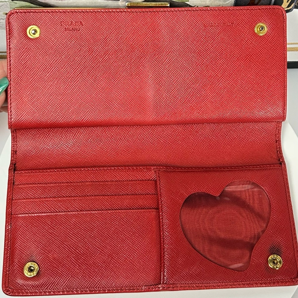 PRADA Saffiano Leather Kisslock Long Wallet 😍❤️🔥 - Picture 4 of 17